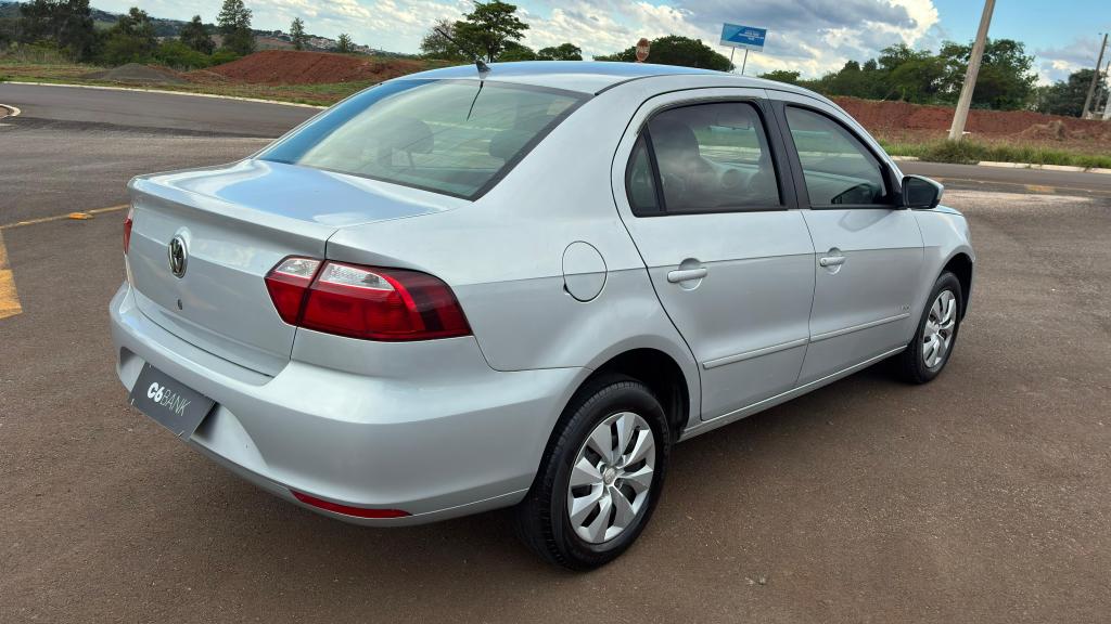 VOLKSWAGEN Voyage - Foto