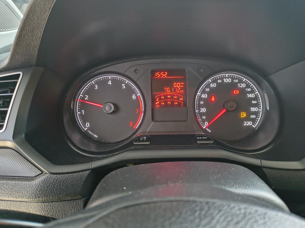 VOLKSWAGEN Voyage - Foto