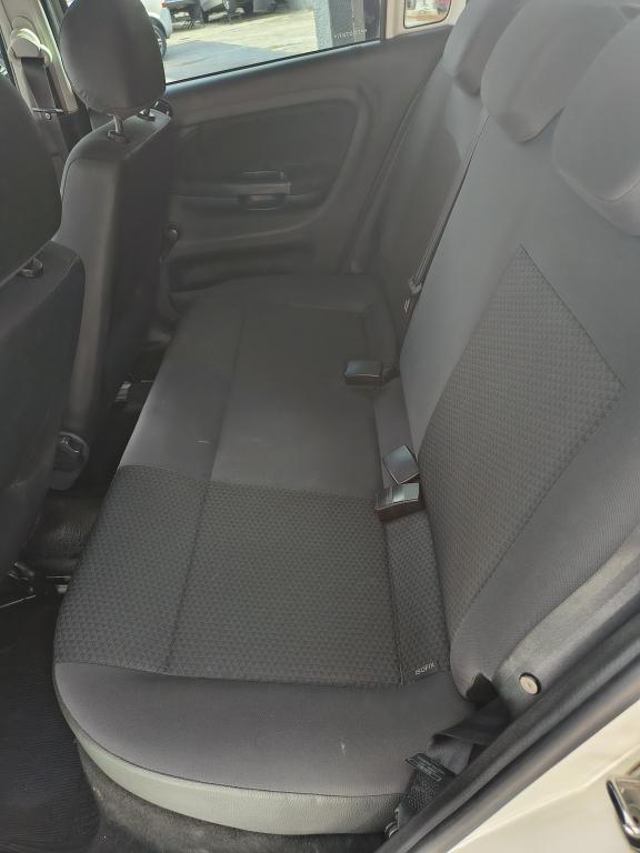 VOLKSWAGEN Voyage - Foto