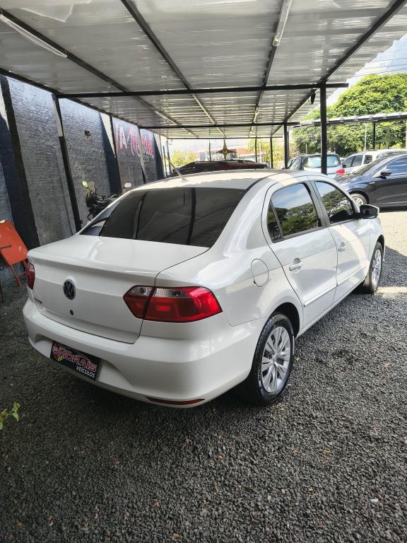 VOLKSWAGEN Voyage - Foto