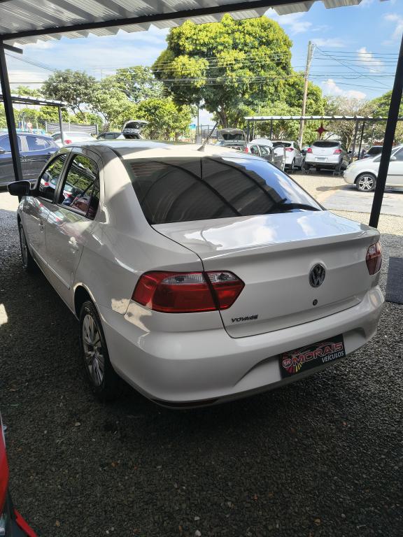 VOLKSWAGEN Voyage - Foto