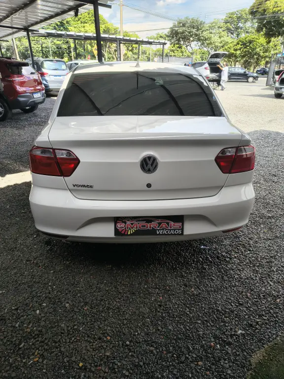 VOLKSWAGEN Voyage - Foto