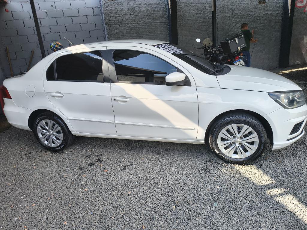 VOLKSWAGEN Voyage - Foto