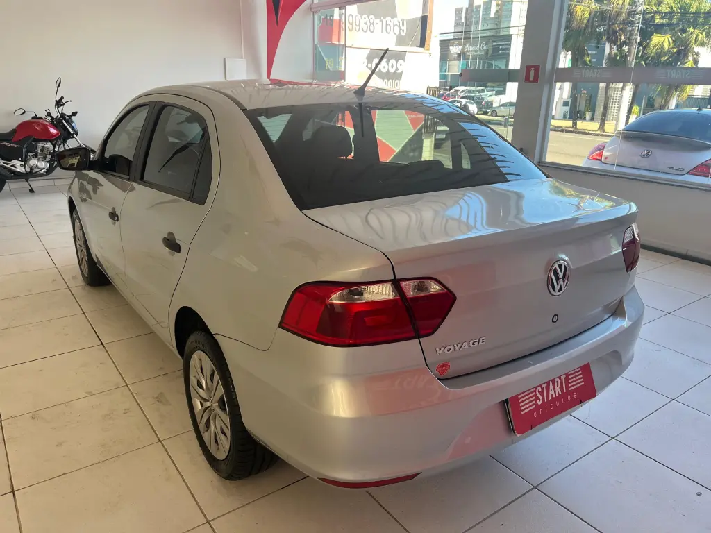 VOLKSWAGEN Voyage - Foto