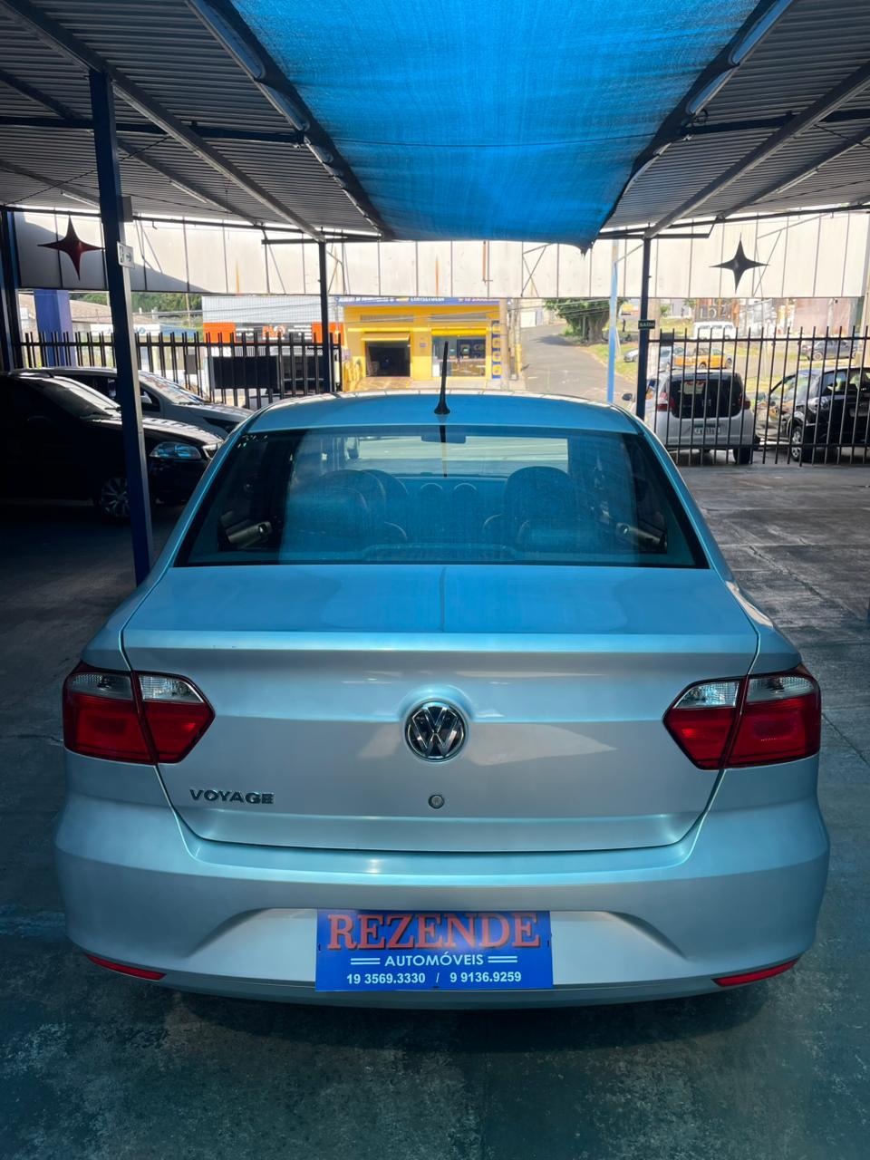 VOLKSWAGEN Voyage - Foto