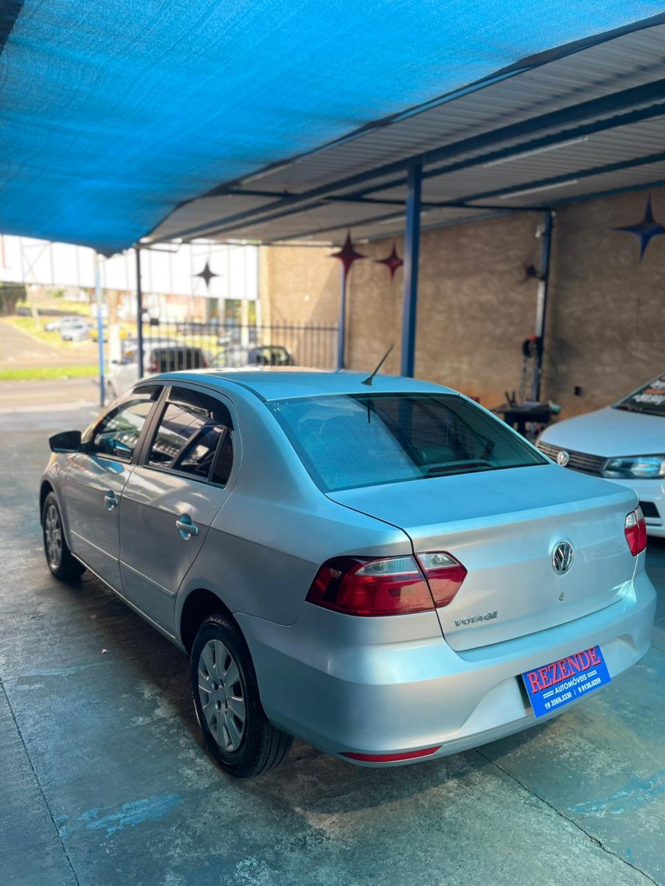 VOLKSWAGEN Voyage - Foto