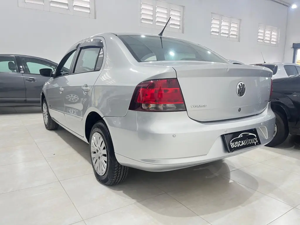 VOLKSWAGEN Voyage - Foto