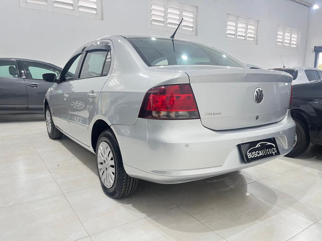 VOLKSWAGEN Voyage - Foto