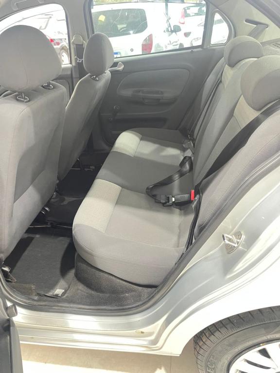 VOLKSWAGEN Voyage - Foto