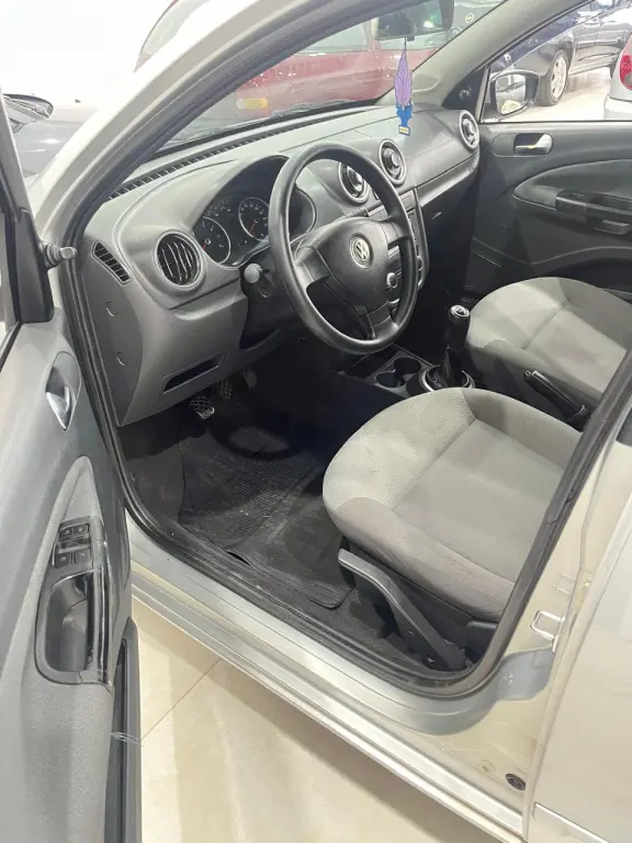 VOLKSWAGEN Voyage - Foto