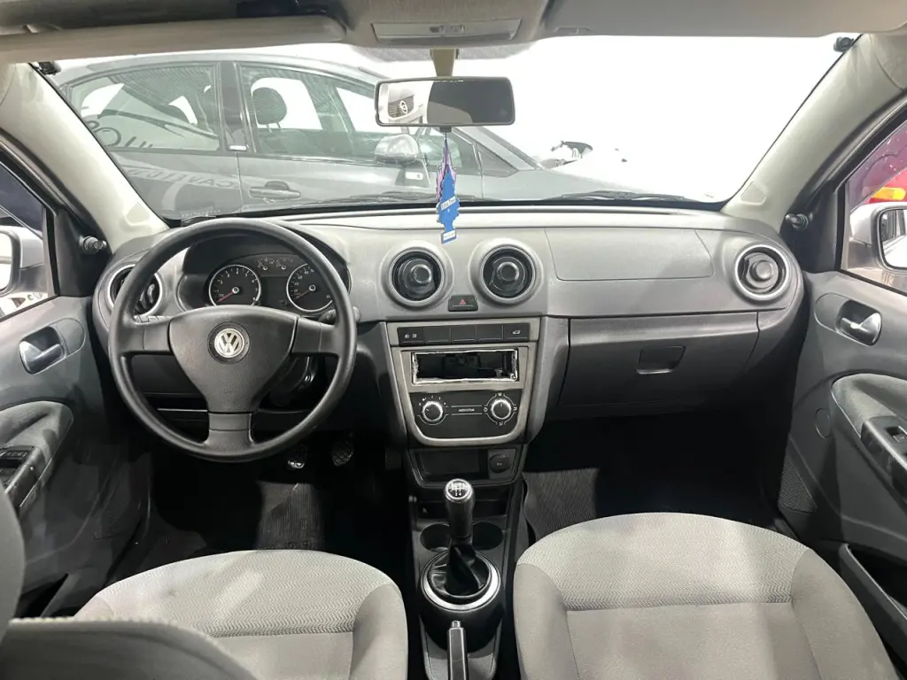 VOLKSWAGEN Voyage - Foto