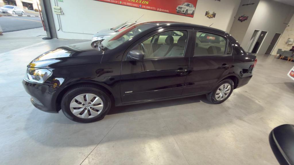 VOLKSWAGEN Voyage - Foto