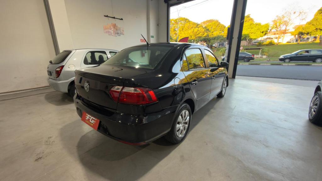 VOLKSWAGEN Voyage - Foto