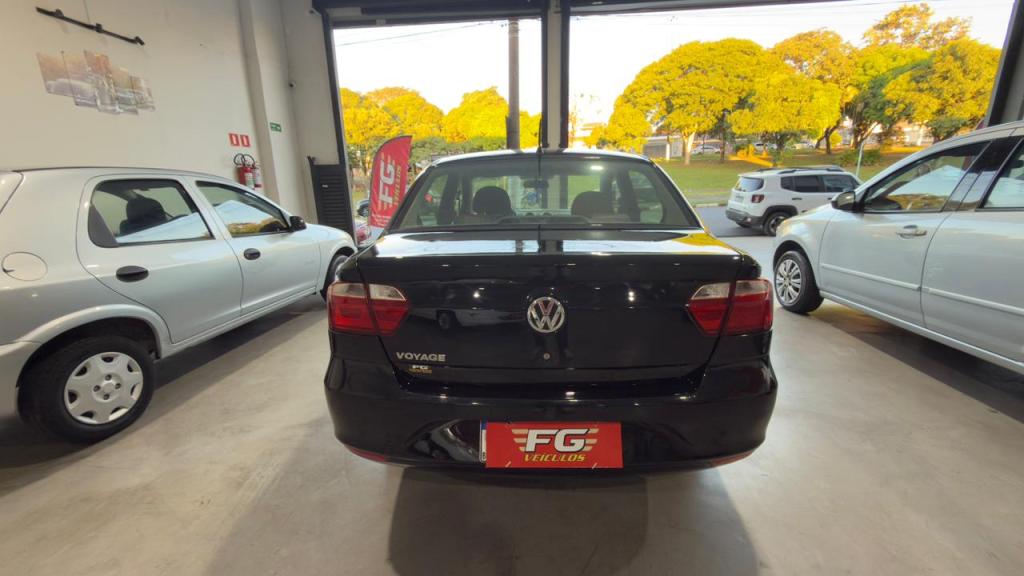 VOLKSWAGEN Voyage - Foto