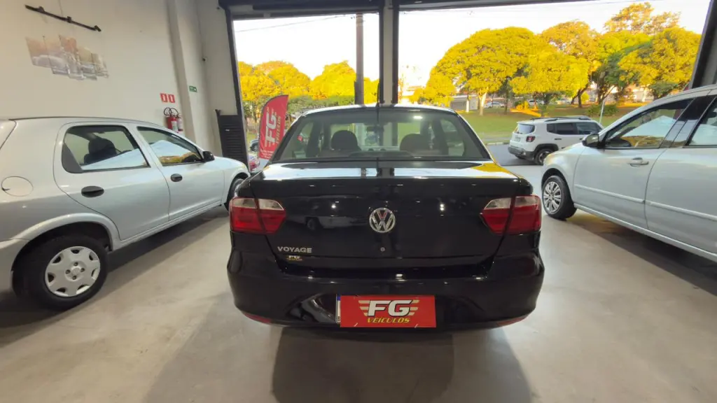 VOLKSWAGEN Voyage - Foto