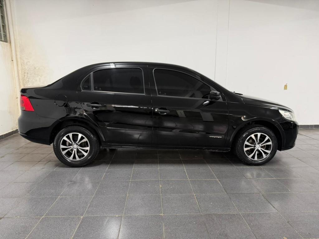 VOLKSWAGEN Voyage - Foto