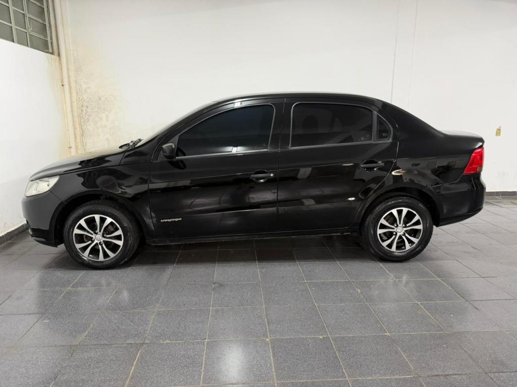 VOLKSWAGEN Voyage - Foto