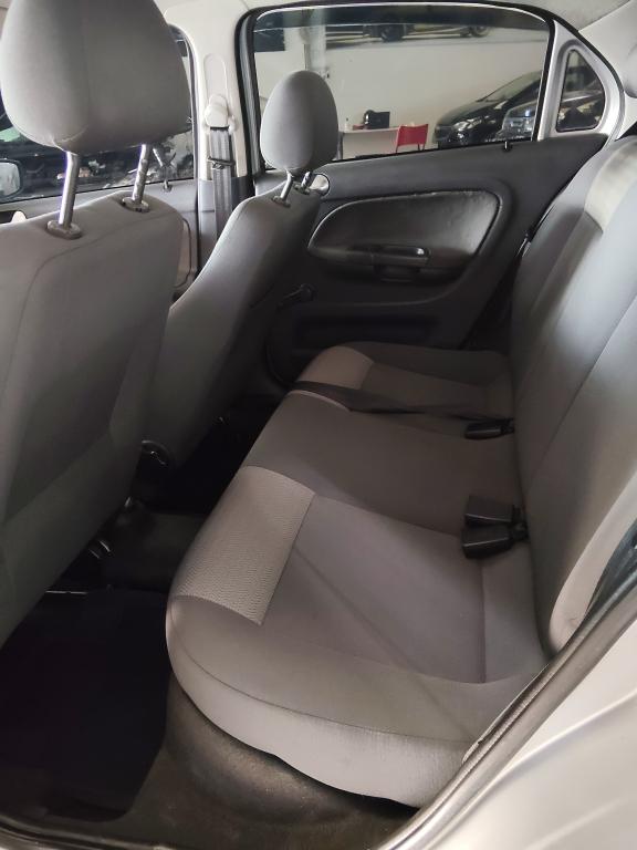 VOLKSWAGEN Voyage - Foto