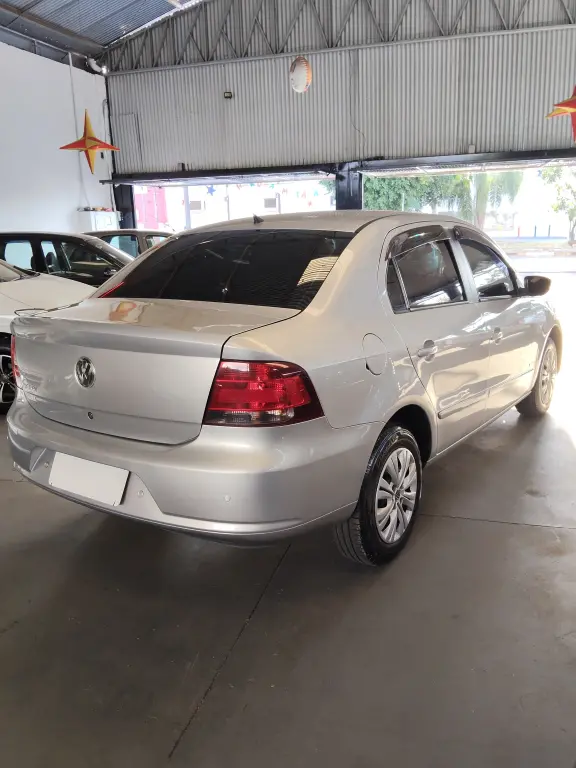 VOLKSWAGEN Voyage - Foto