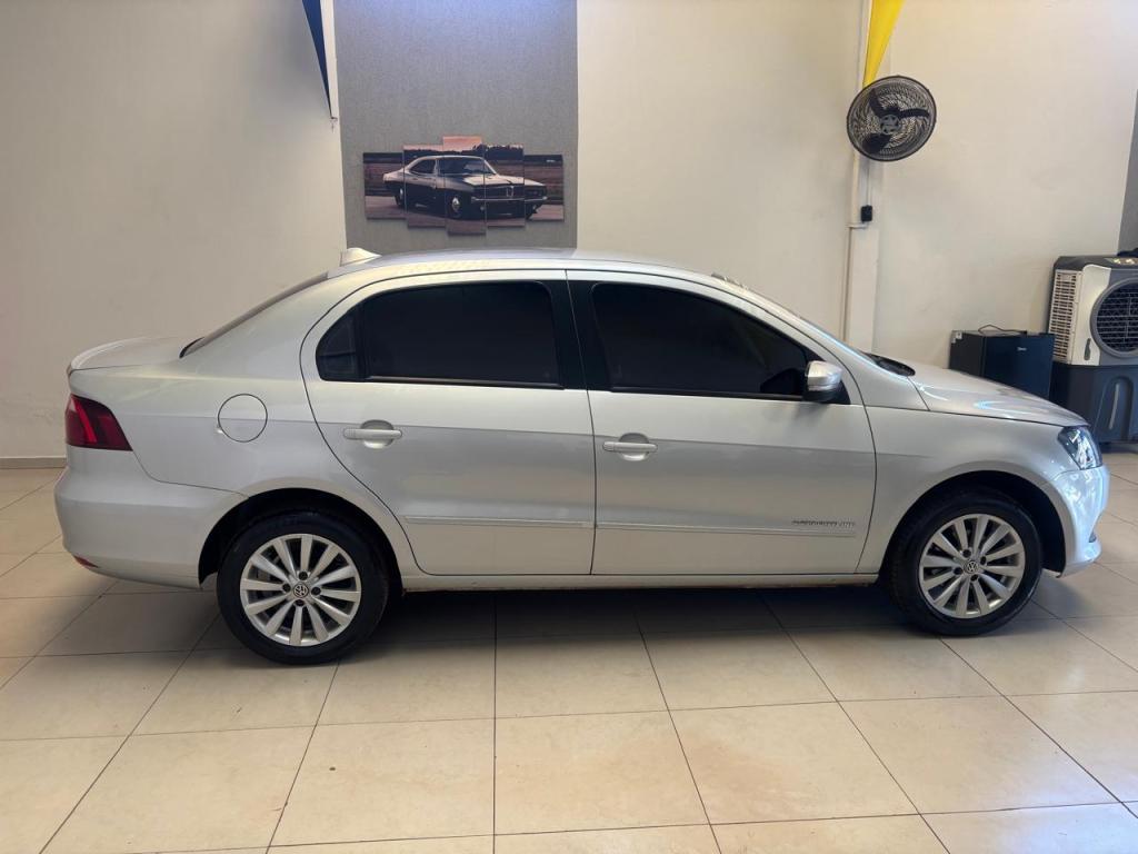 VOLKSWAGEN Voyage - Foto