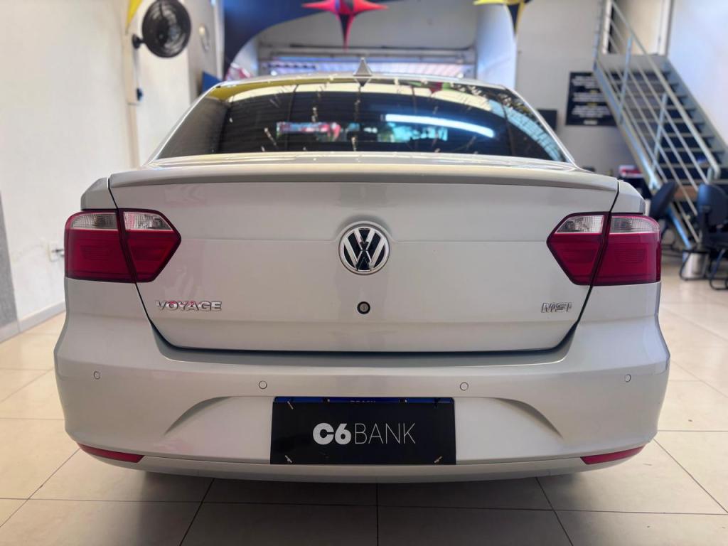 VOLKSWAGEN Voyage - Foto