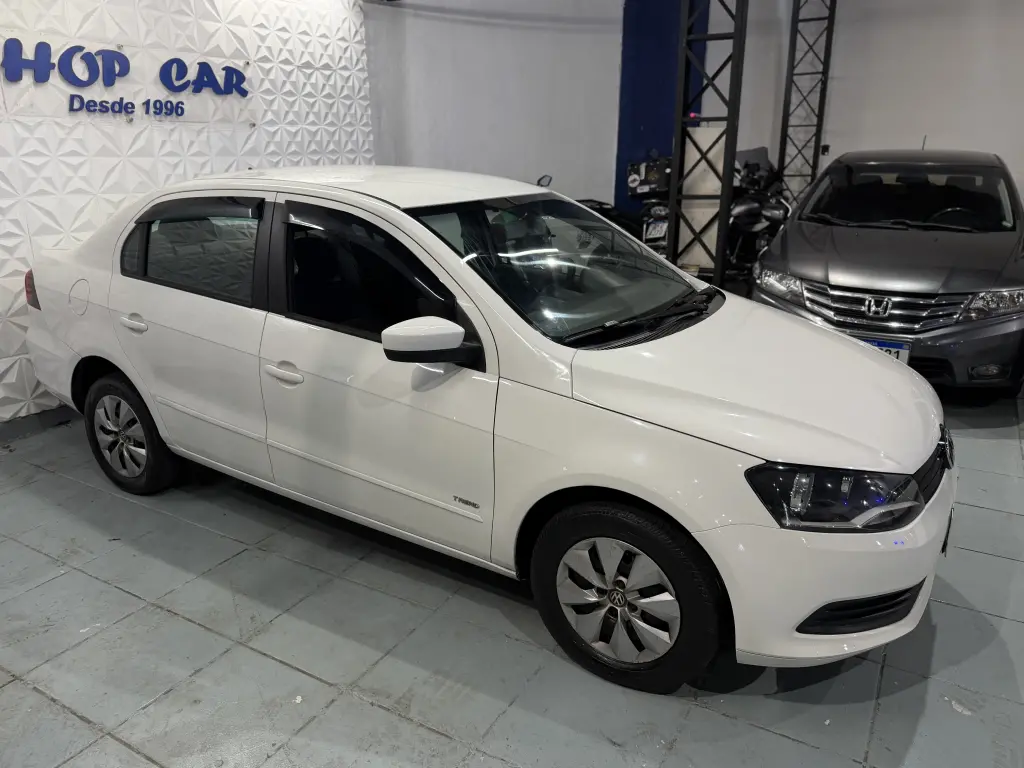 VOLKSWAGEN Voyage - Foto