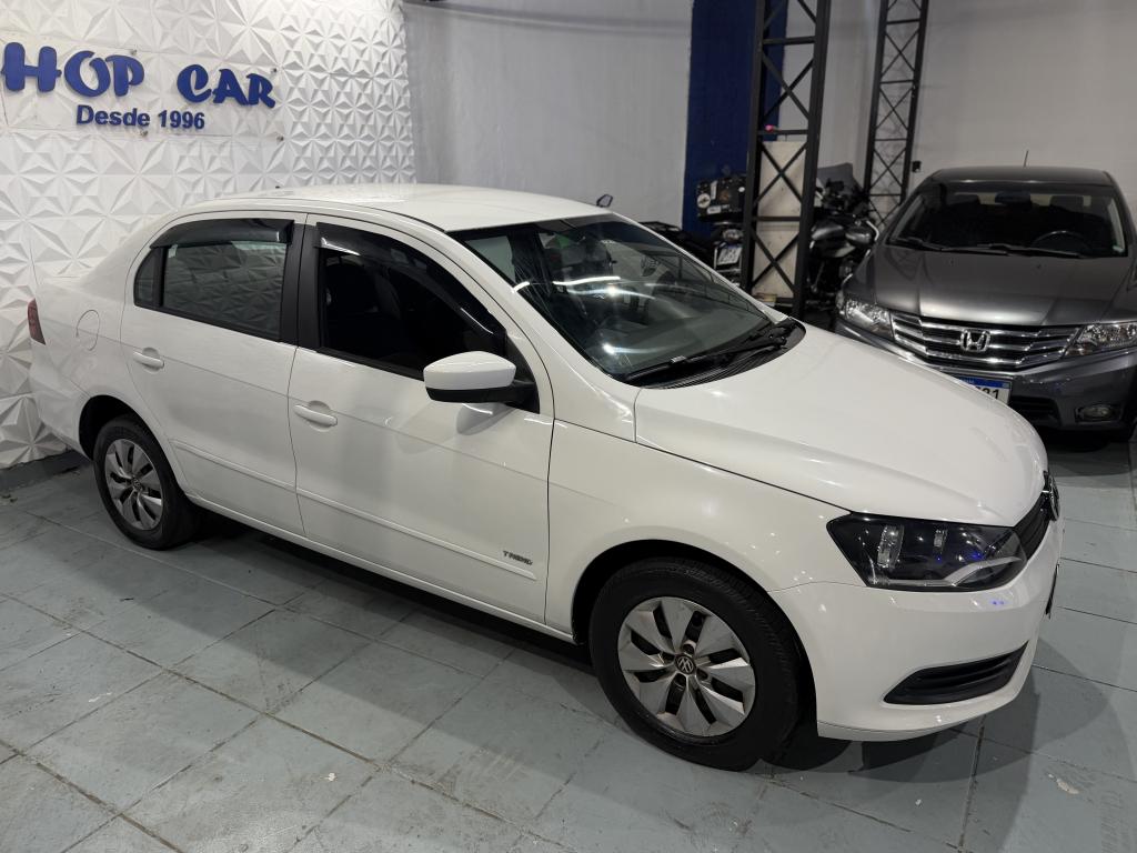 VOLKSWAGEN Voyage - Foto