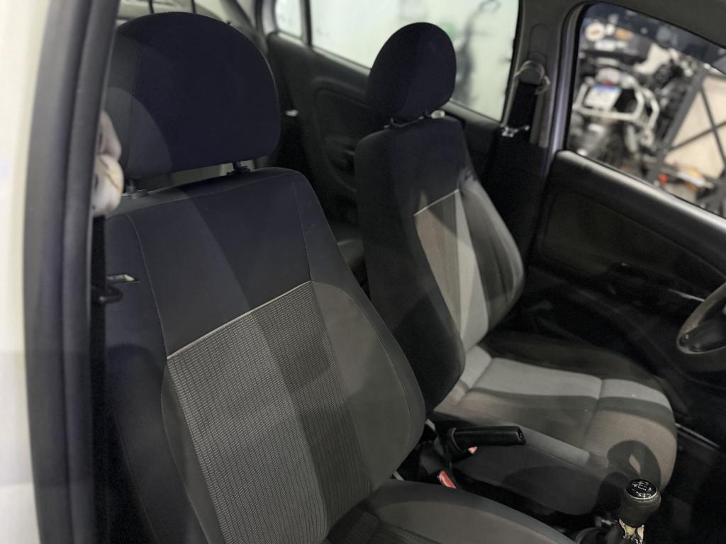 VOLKSWAGEN Voyage - Foto