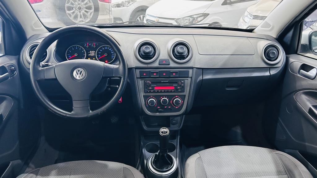 VOLKSWAGEN Voyage - Foto