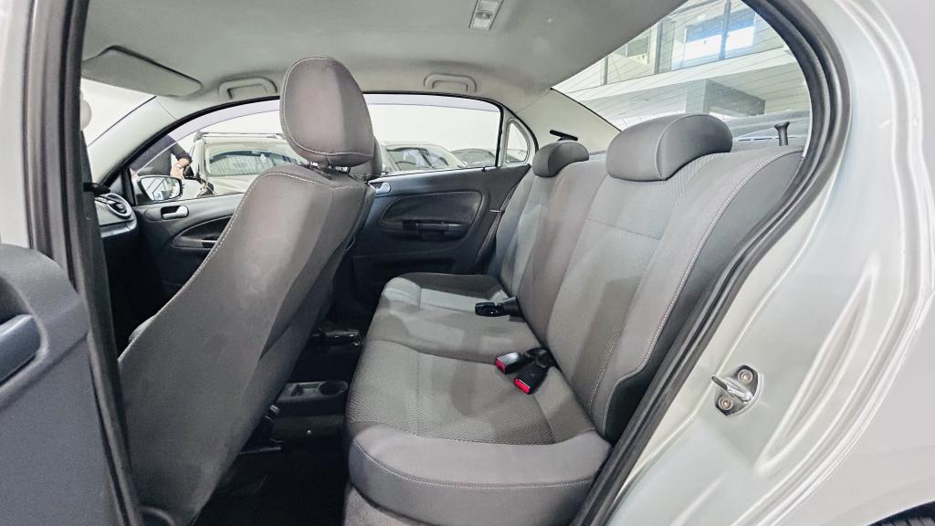 VOLKSWAGEN Voyage - Foto