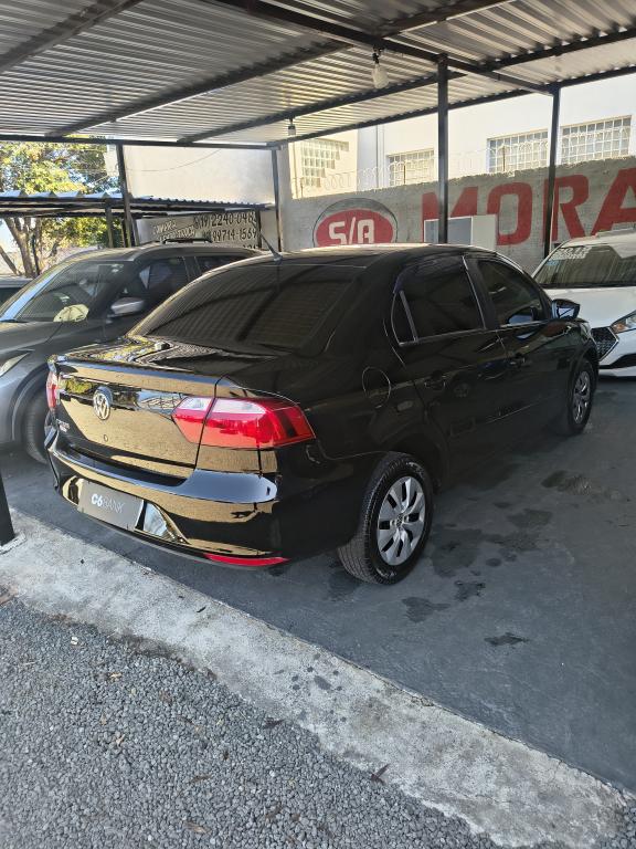 VOLKSWAGEN Voyage - Foto