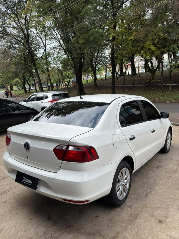 VOLKSWAGEN Voyage - Foto