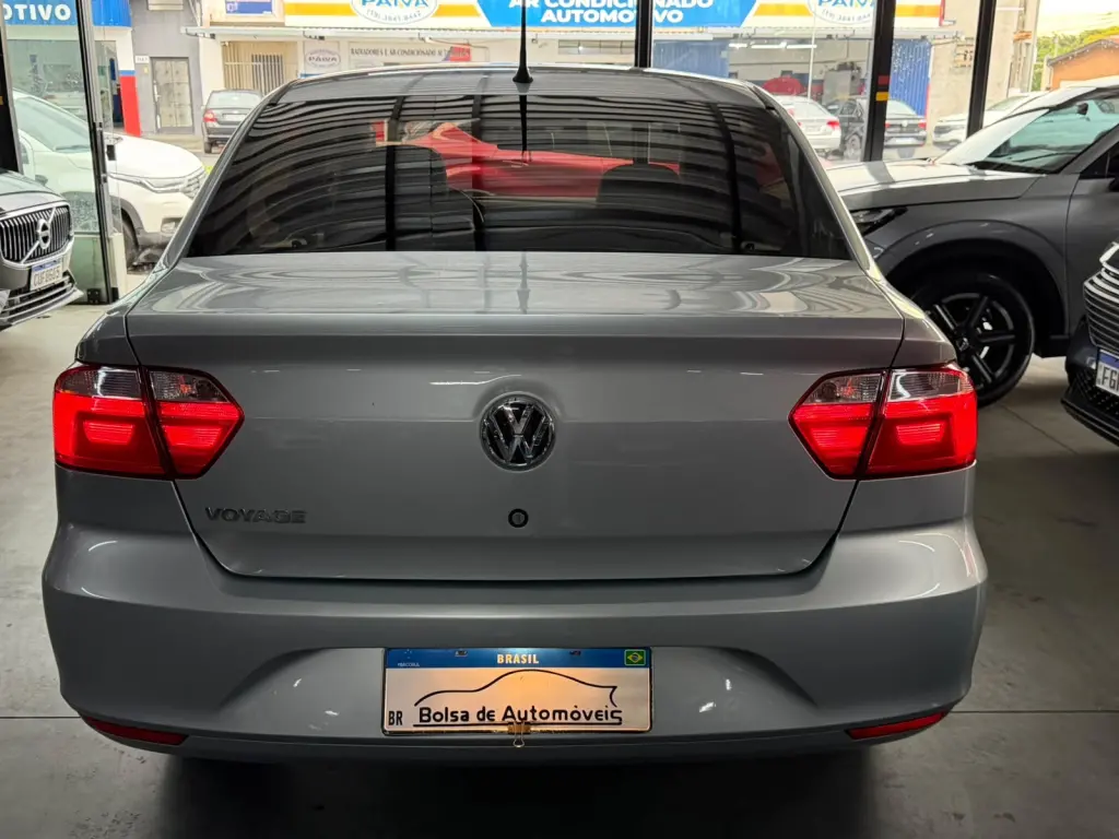 VOLKSWAGEN Voyage - Foto