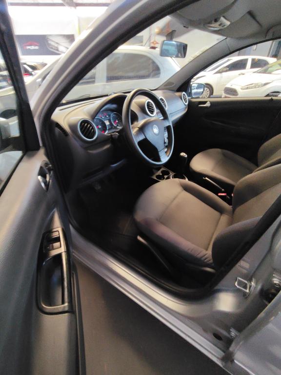 VOLKSWAGEN Voyage - Foto
