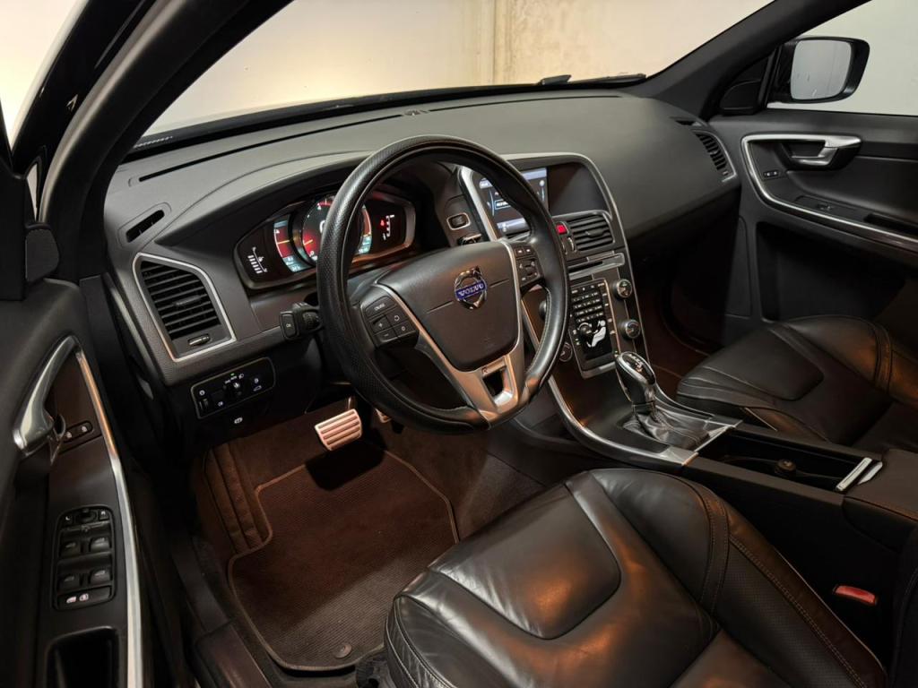 VOLVO XC60 - Foto