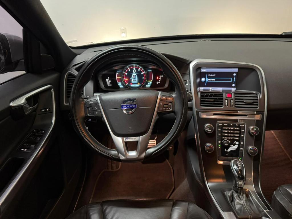 VOLVO XC60 - Foto