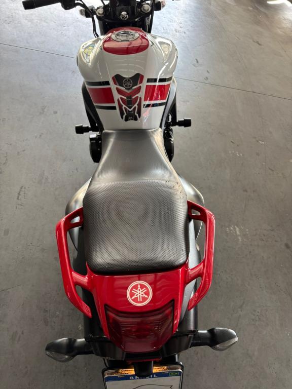 YAMAHA Fazer 600 - Foto