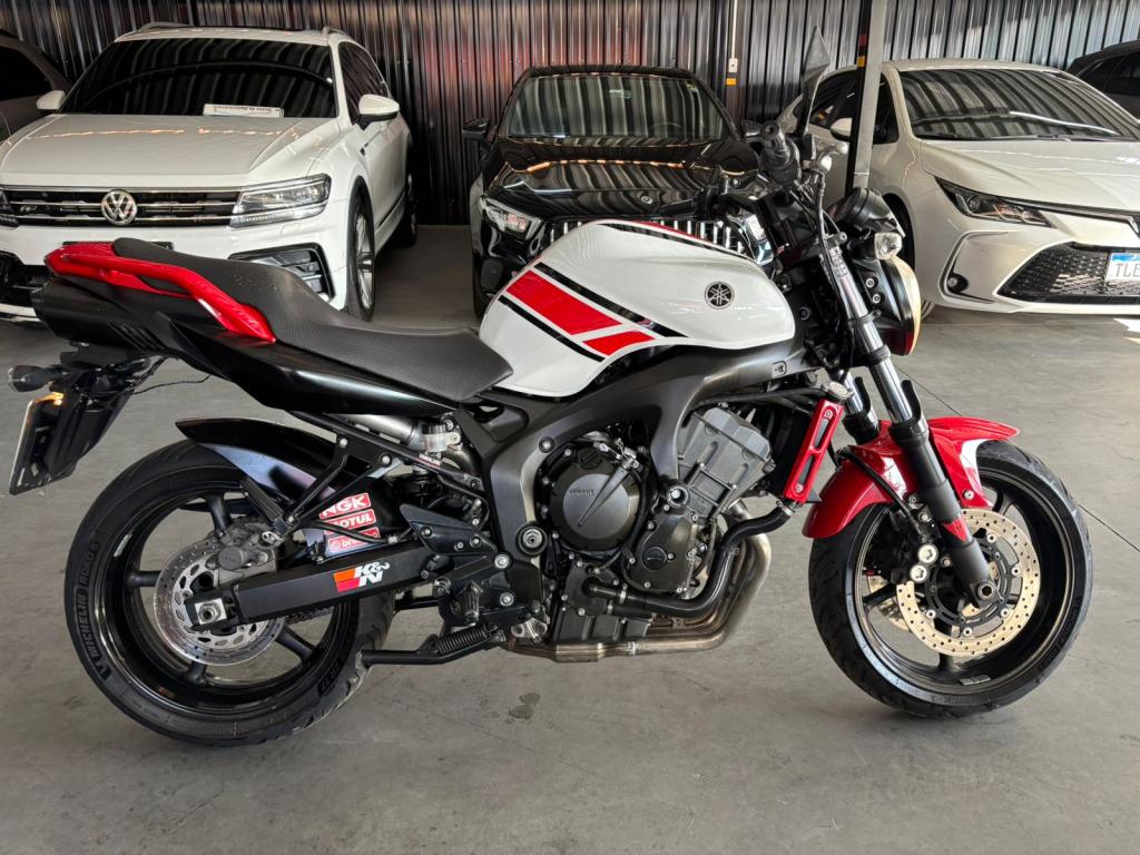 YAMAHA Fazer 600 - Foto
