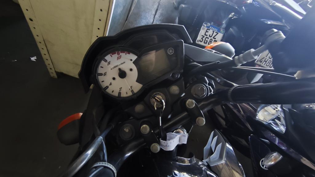 YAMAHA Fazer YS 150 - Foto