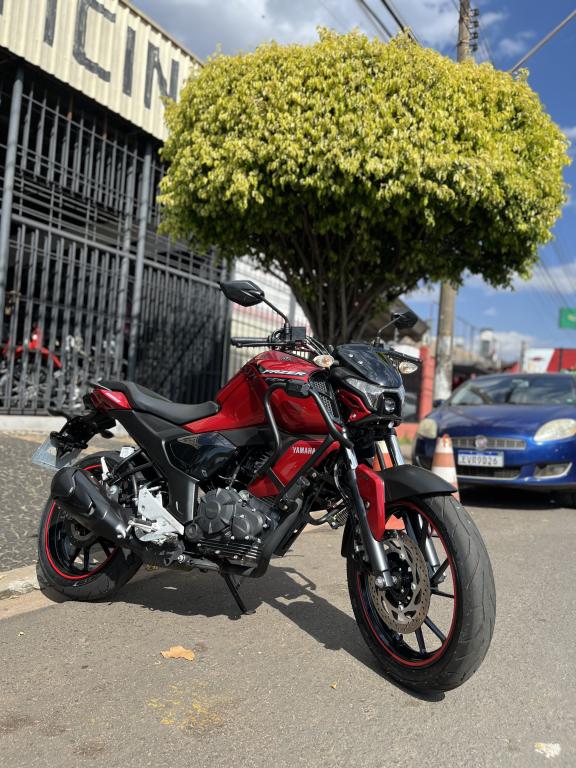 YAMAHA FZ 15 Fazer - Foto