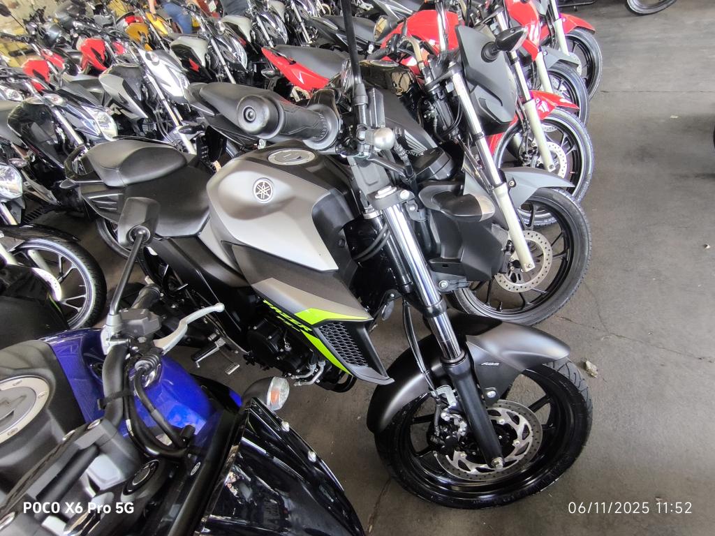 YAMAHA FZ 25 250 Fazer Flex - Foto