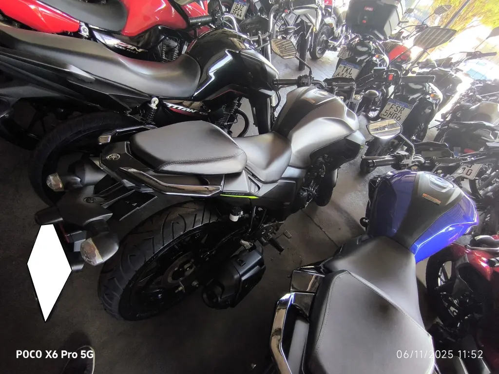 YAMAHA FZ 25 250 Fazer Flex - Foto