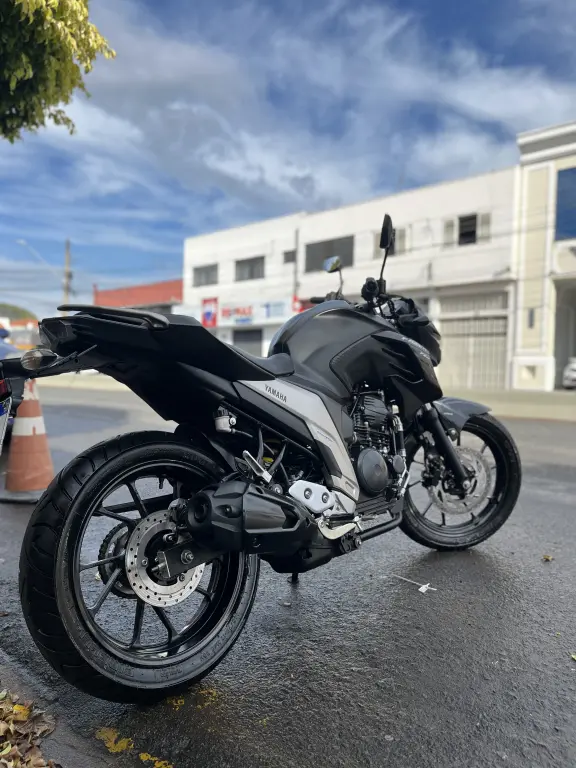 YAMAHA FZ 25 250 Fazer Flex - Foto