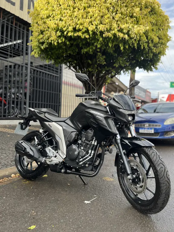 YAMAHA FZ 25 250 Fazer Flex - Foto