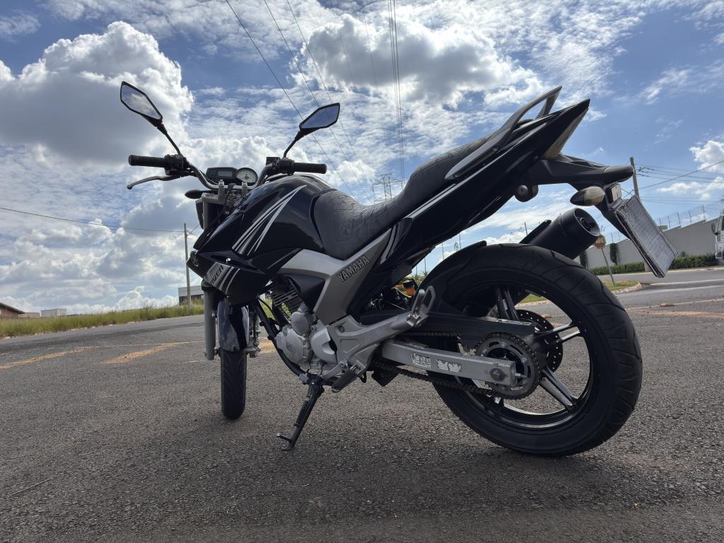 YAMAHA FZ 25 250 Fazer Flex - Foto