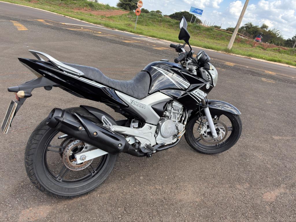 YAMAHA FZ 25 250 Fazer Flex - Foto