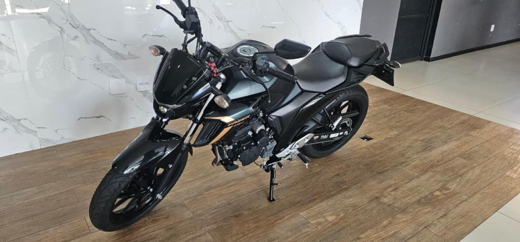 YAMAHA FZ 25 250 Fazer Flex - Foto