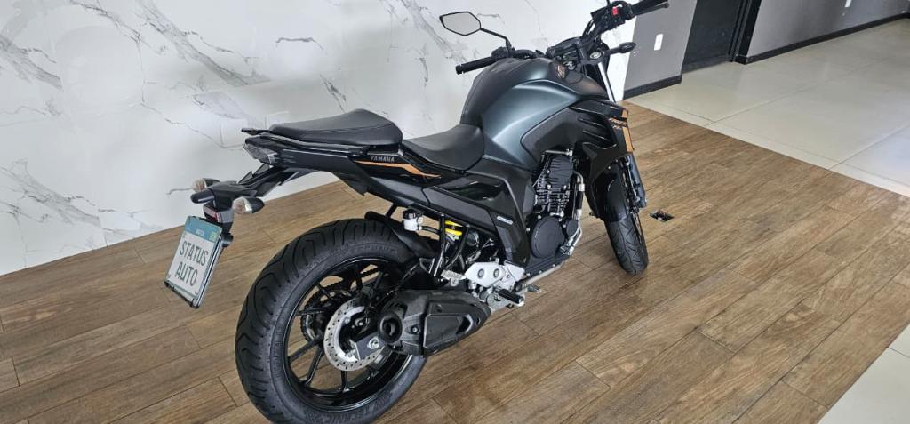 YAMAHA FZ 25 250 Fazer Flex - Foto