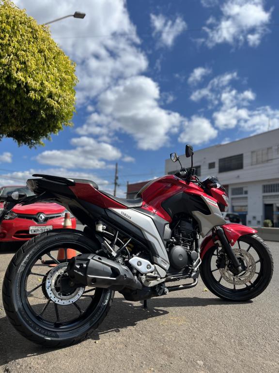 YAMAHA FZ 25 250 Fazer Flex - Foto