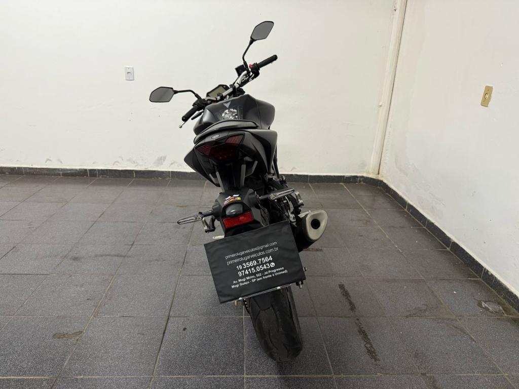 YAMAHA MT-03 300 - Foto